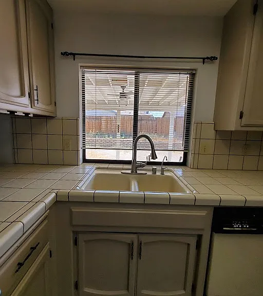 225 Michele St — Photo 30