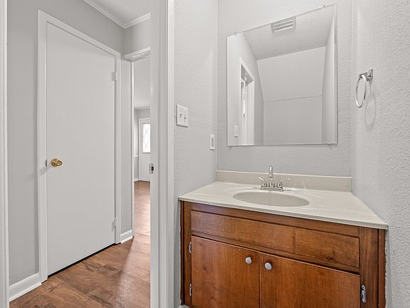 5th image of 1791 Lee Ave