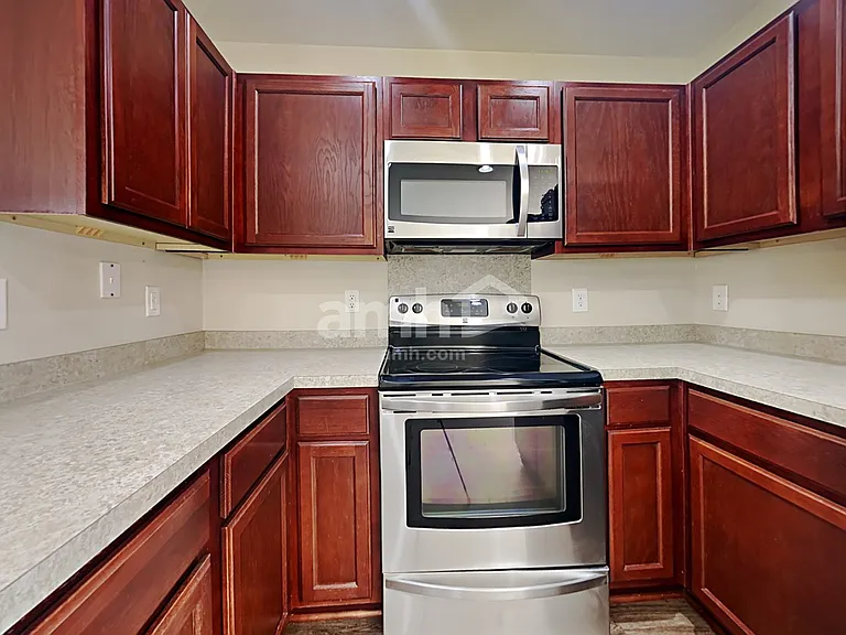 315 Salkahatchie St — Photo 4