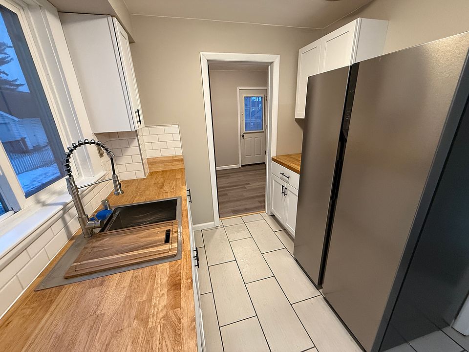 1st image of 380 Falconer St #2