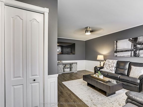 4th image of 159 Harding Cres