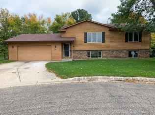 1911 Adams Ct, Northfield, MN 55057