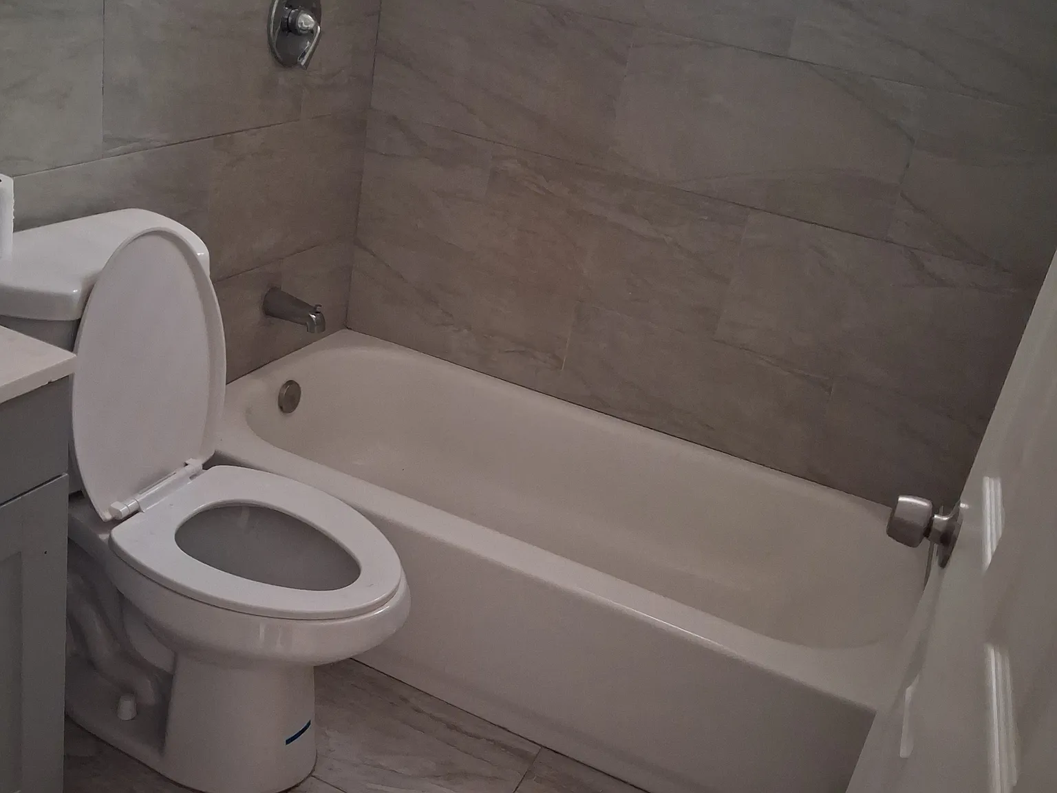650 Kennedy Blvd — Photo 1