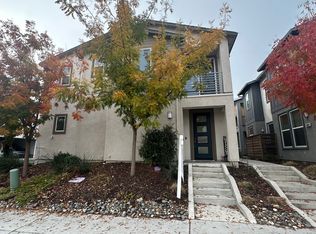 10008 Del Surf Ln, Elk Grove, CA 95757