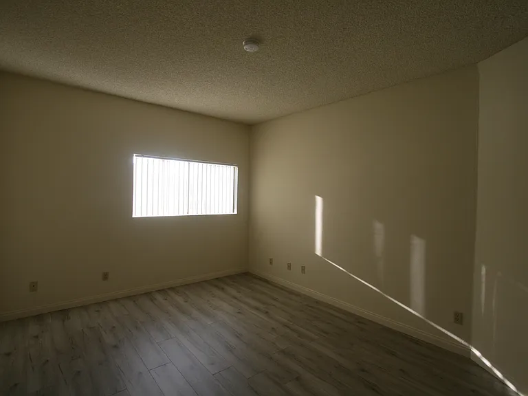 3637 Clarington Ave #112 — Photo 34