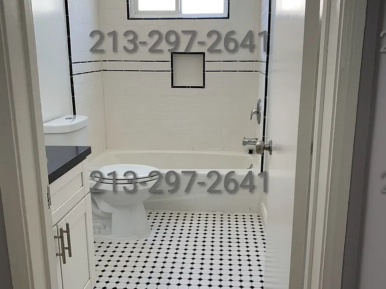 1015 N Normandie Ave #8 — Photo 9