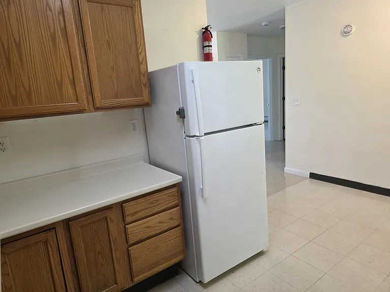 18 Main St #10 — Photo 16
