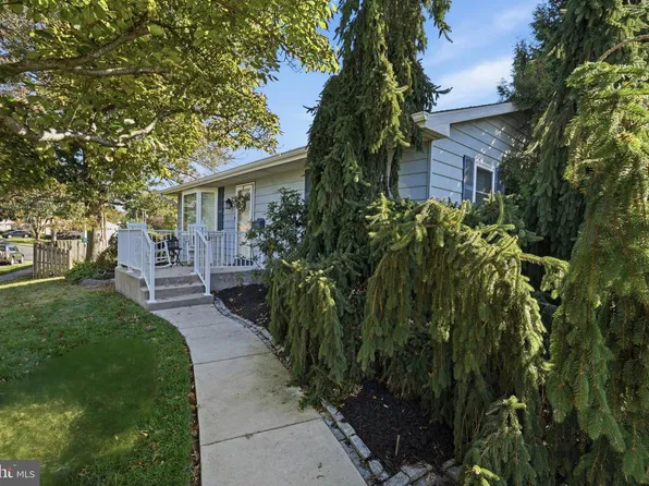 279 N 3rd St, Telford, PA 18969