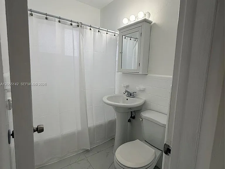 3177 SW 27th Ter #3177 — Photo 13