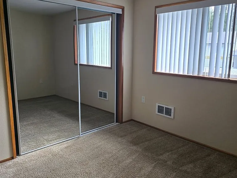 Latitude 44 Apartments — Photo 18
