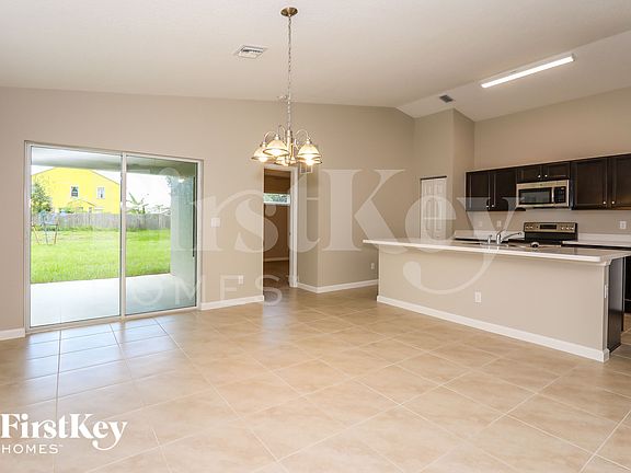 4th image of 3501 SW Voyager St
