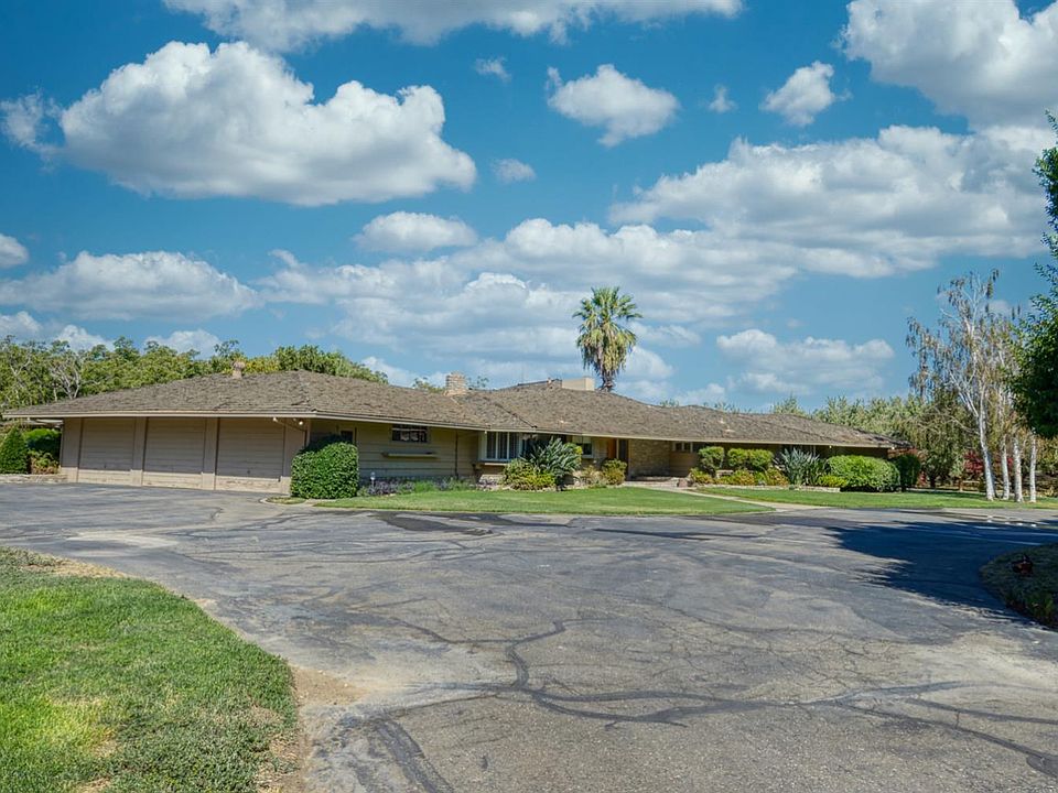 1st image of 29365 Bunker Rd
