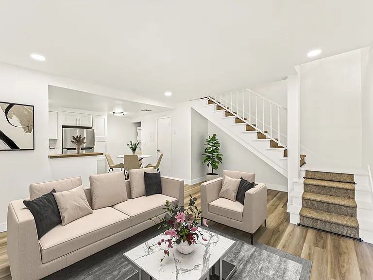 4329 Van Nuys Blvd — Photo 1