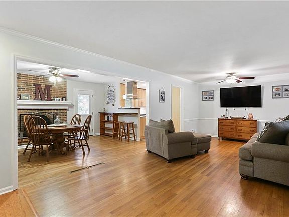 2nd image of 4285 Smithsonia Dr