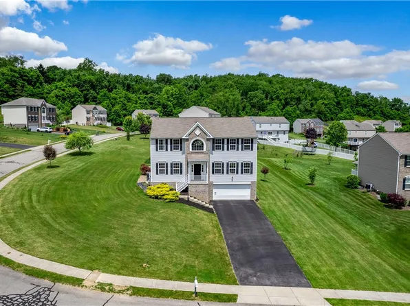 417 White Pine Ln, Baden, PA 15005