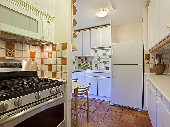 3rd image of 301 E 75th St #16AB