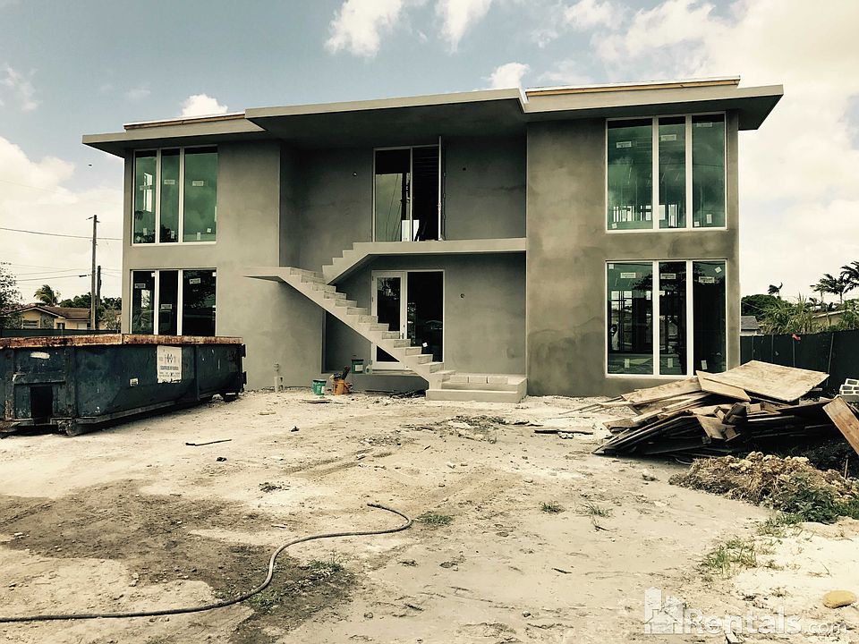 2nd image of 11137 SW 3rd St