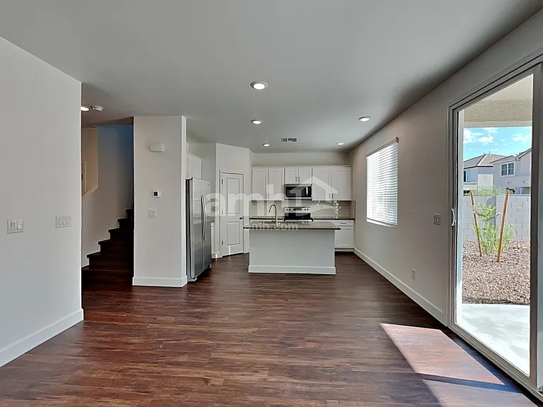 6619 S 42nd Dr — Photo 5