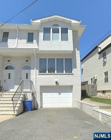 1st image of 18 Short St #B