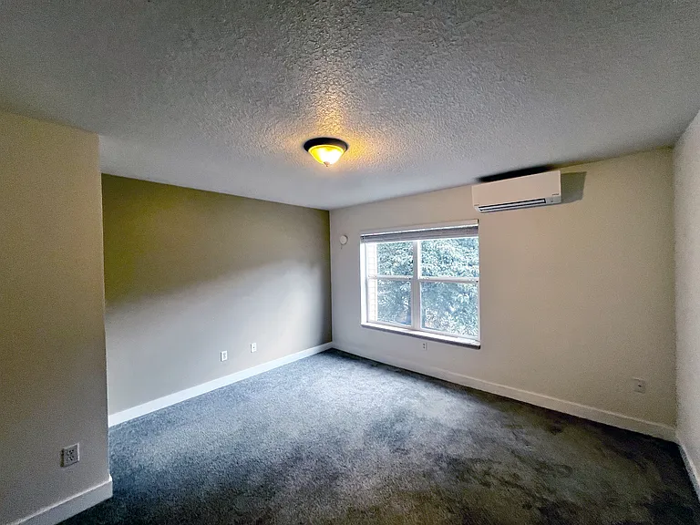 940 NW 7th Ave #10 — Photo 15
