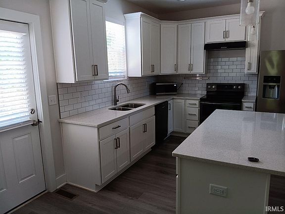 4th image of 224 E 6th Ave