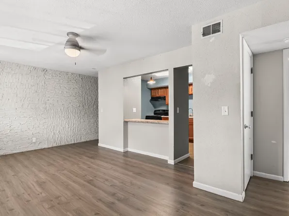 2305 Cherry Hills Dr APT 204, Springfield, IL 62704