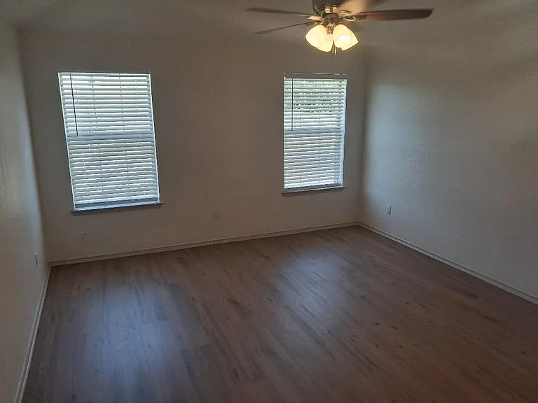 6004 Harwood Crossing Dr — Photo 2
