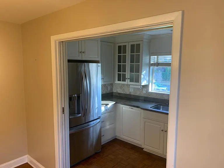 1050 Amherst St #LOWER — Photo 9