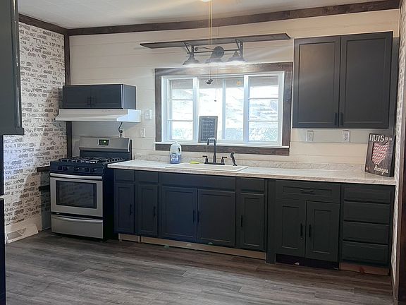 2nd image of 327 N 4th St