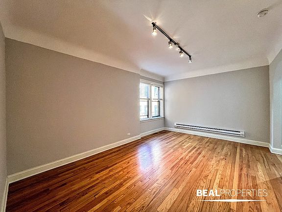 3rd image of 2321 N Rockwell St #B1