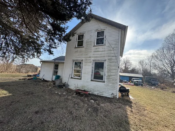 307 E Monroe St, Altona, IL 61414