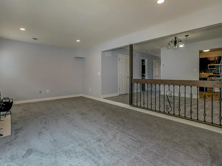 40 Staghorn Dr — Photo 11