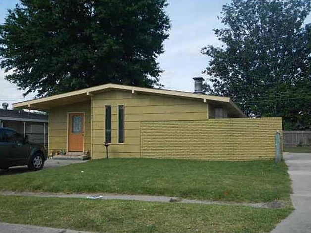 1st image of 415 Blossom St
