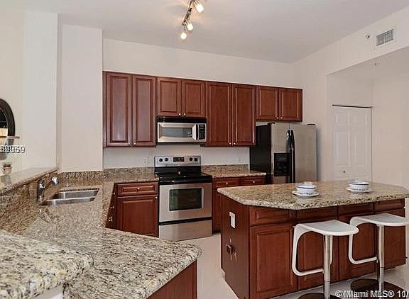 2nd image of 3001 NE 185th St APT 410