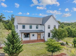 1089 Waugh Rd, Berkeley Springs, WV 25411