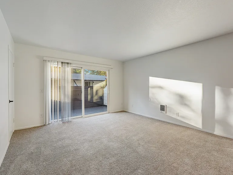 ReNew Laurelwood — Photo 10