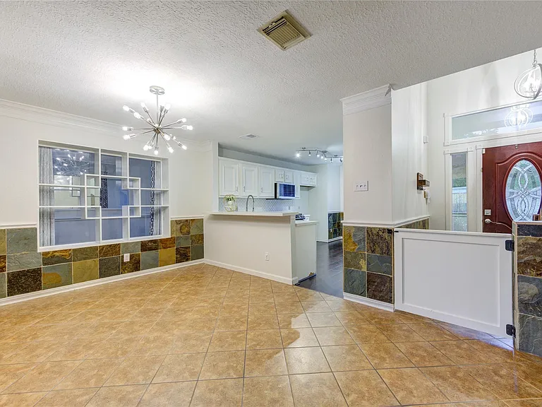 21450 Park Post Ln — Photo 10