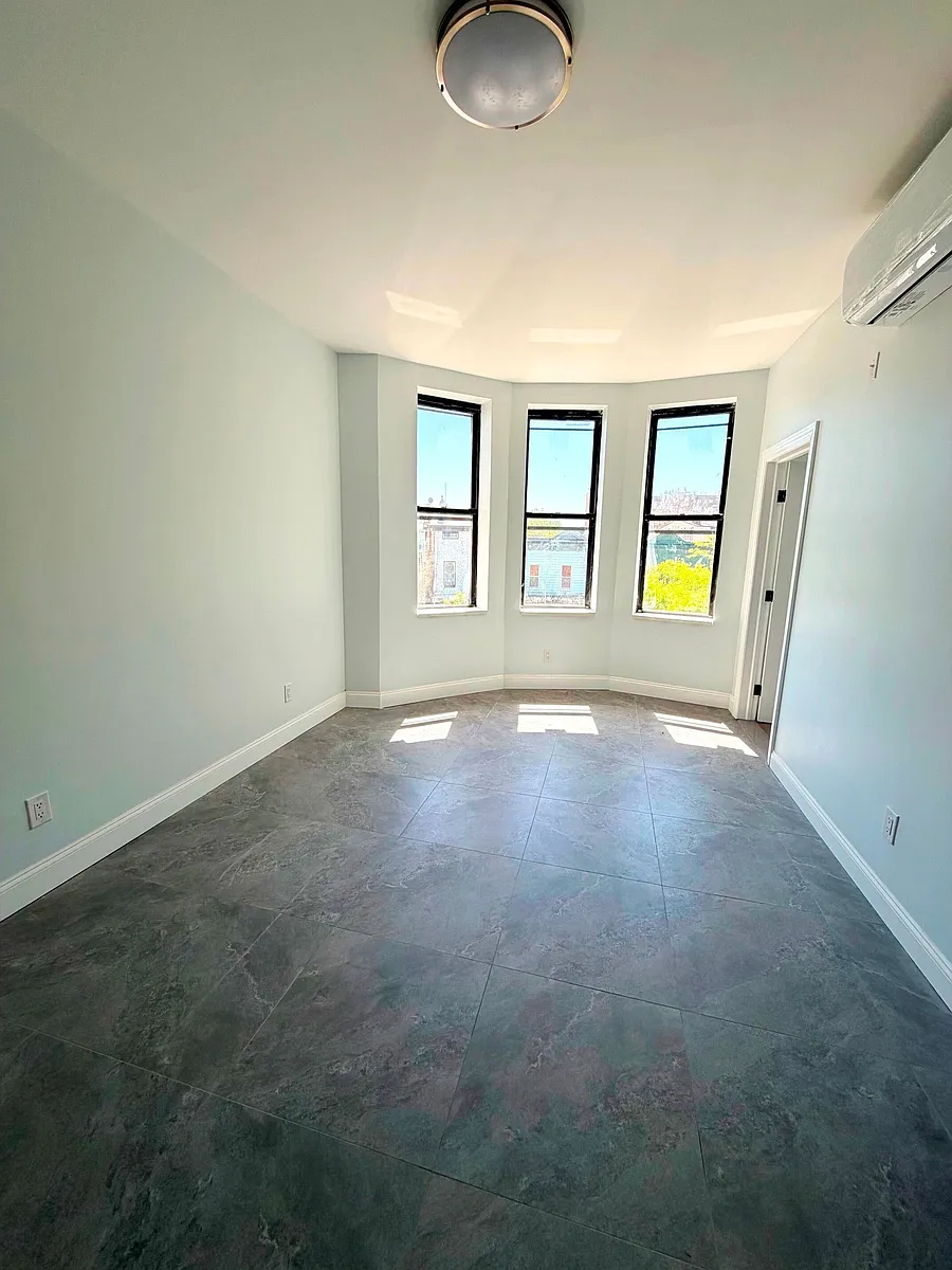 Building Photo - 713 Bushwick Ave #3