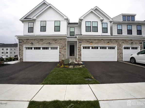 85 Mustang Dr, Manalapan, NJ 07726