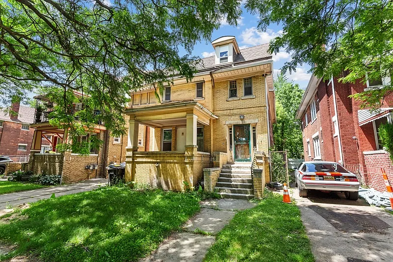 Building Photo - 3786 Carter St #2