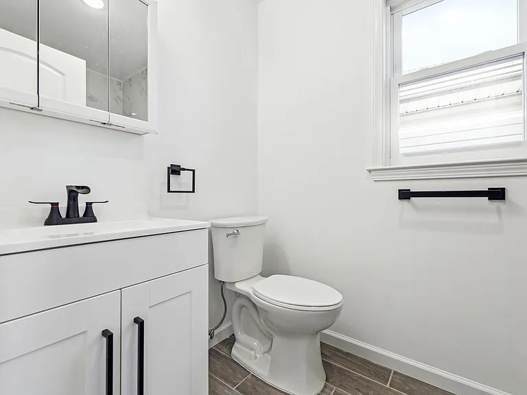 531 Livingston St #B — Photo 11