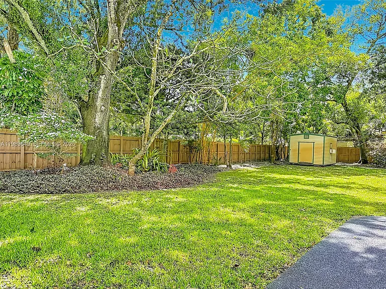 4330 SW 7th St — Photo 53
