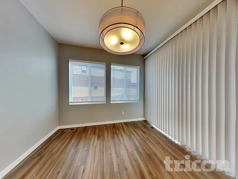 10239 Southlawn Cir — Photo 3