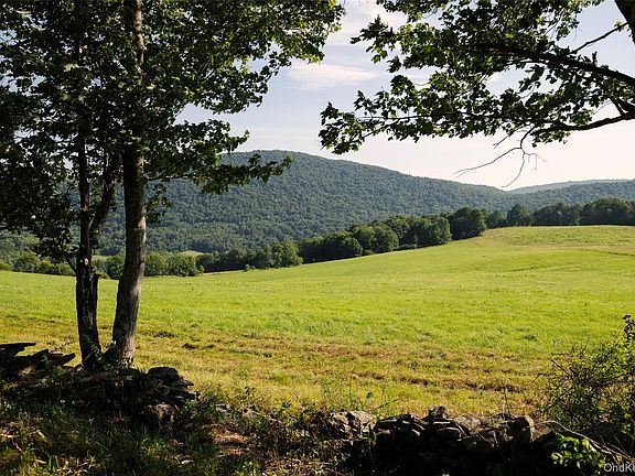 2nd image of 377 Reinertsen Hill Road