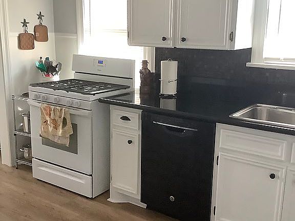 5th image of 3816 Avenue T