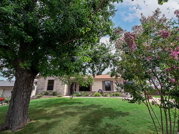 2nd image of 4514 CLEAR SPRING DR