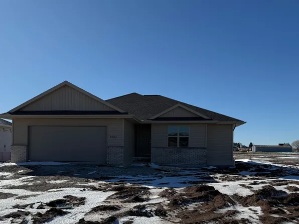 1621 Frontier Rd, Luxemburg, WI 54217