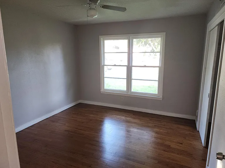 3141 Ray Dr W — Photo 8