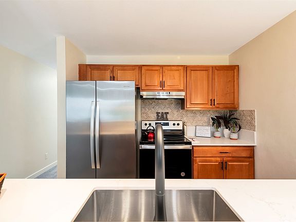 5th image of 17431 Ambaum Boulevard S #C13