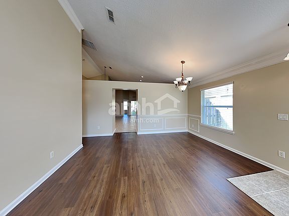 4th image of 804 Templeton Ln